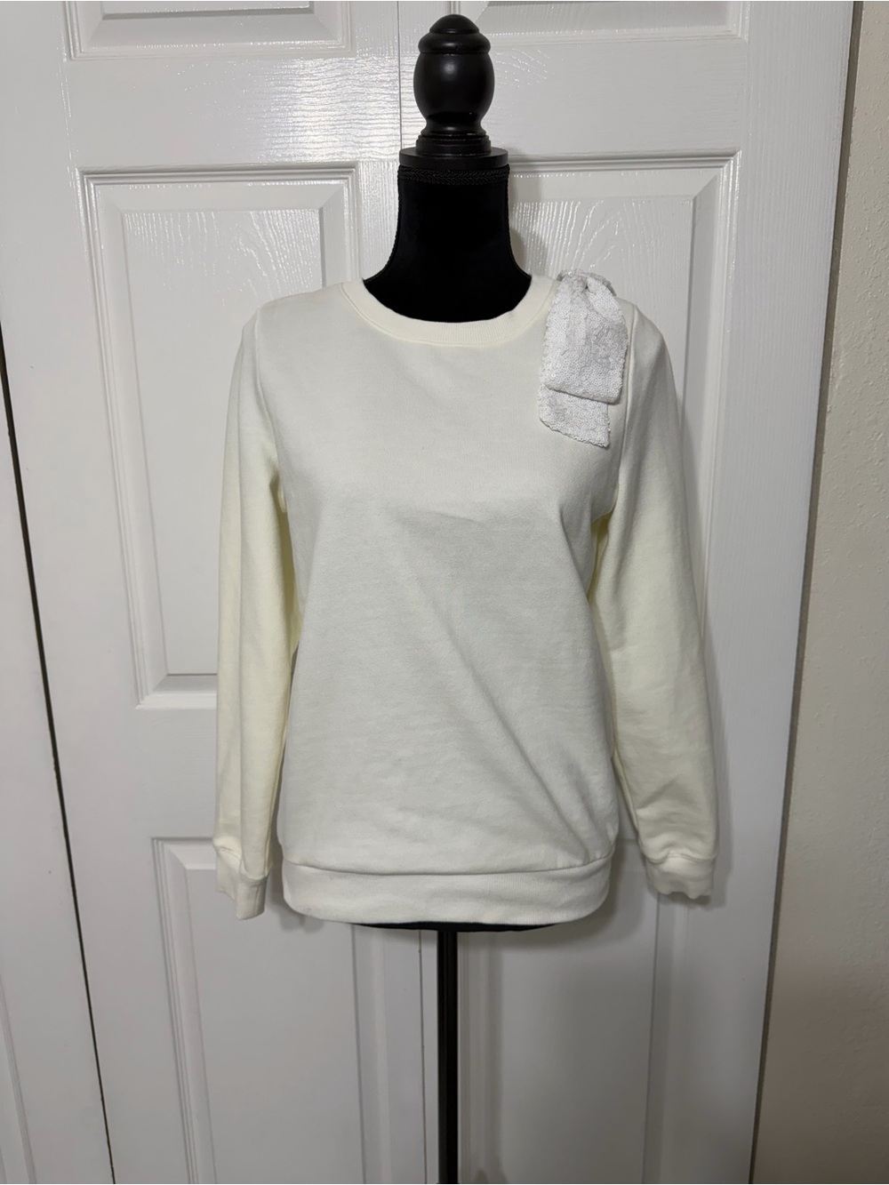 Charter Club Cream Crewneck Sweatshirt with Shoulder Bow Accent
